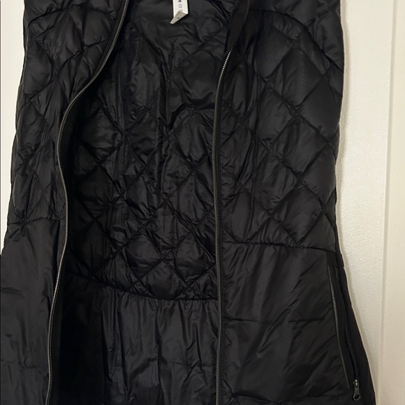 Lululemon Size 6 Black Quilted Vest - Picture 3 of 5